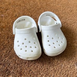 Kids White Crocs | Size 4